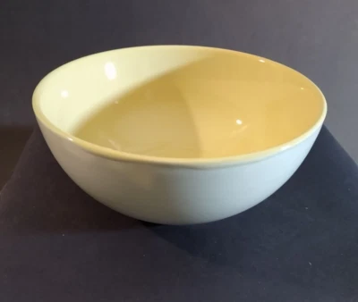 Cuenco de cereal cupé Crate & Barrel Sundance amarillo y blanco Foto 1 de 4