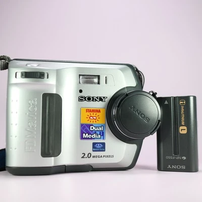 Sony Digital Camera Mavica MVC-FD200 2.0MP Silver Tested - Image 1 of 4
