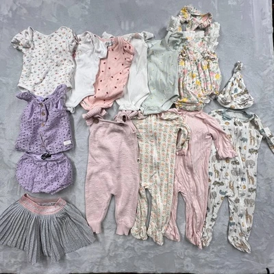 Lotto vestiti bambina 6-9M pagliaccetti body pigiama abiti 15 pezzi - Immagine 1 di 4