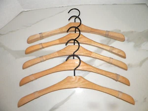 LOT OF FIVE (5) HIGH QUALITY DOVE TAIL WOODEN HANGERS - Picture 1 of 7