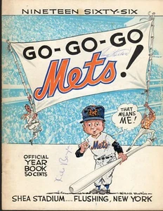 1966 New York Mets Yearbook Ken Boyer Tracy Stallard Signed Auto Autograph - Picture 1 of 4