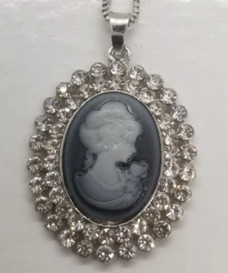 CAMEO Sparkling Silver Tone Blue White Rhinestones Broch & Necklace - Picture 1 of 10