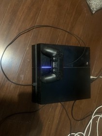 Sony PlayStation 4 (500 GB) Home Console/ controller/ hdmi and power cable