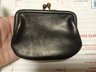 Cartera Coach Kisslock Cambiar Cuero Negro Latón Herrajes Estilo EE. UU. De Colección Foto 1 de 4