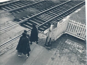 Paysage Urbain c. 1960-70 - Piétons Passage à Niveau - NV 8091 - Picture 1 of 1