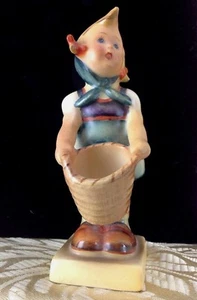VTG HUMMEL #73 LITTLE HELPER FIGURINE TMK2 FULL BEE - EXCELLENT - Picture 1 of 10
