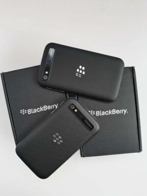 Smartphone BlackBerry Classic Q20 Negro Blanco Desbloqueado 16GB 4G En Caja Foto 1 de 4