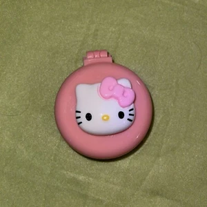 Portable Pink Hello Kitty Round Compact Mirror with Comb Sanrio Set New - Picture 1 of 7