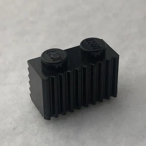 LEGO 2877 Black Brick, Modified 1 x 2 with Grille / Fluted Profile (x1) - Picture 1 of 2
