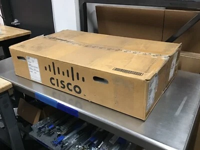 Cisco N9K-C93240YC-FX2 48x 25GB SFP 12x 100GB QSFP28 De adelante hacia atrás Foto 1 de 2