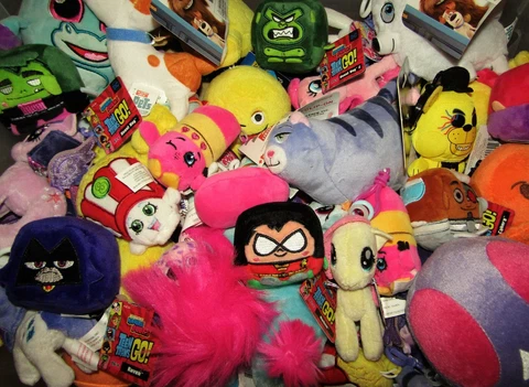 MYSTERY MIX OF (12) RANDOM MINI PLUSH L@@K TEEN TITANS,PONY,DC & SO MUCH MORE Cover