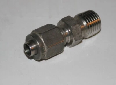 1/4 Tube x 1/4 MNPT 316ss Sleeved Ferrule Male Connector Tylok  SS-4-DMC-4 - Image 1 of 3