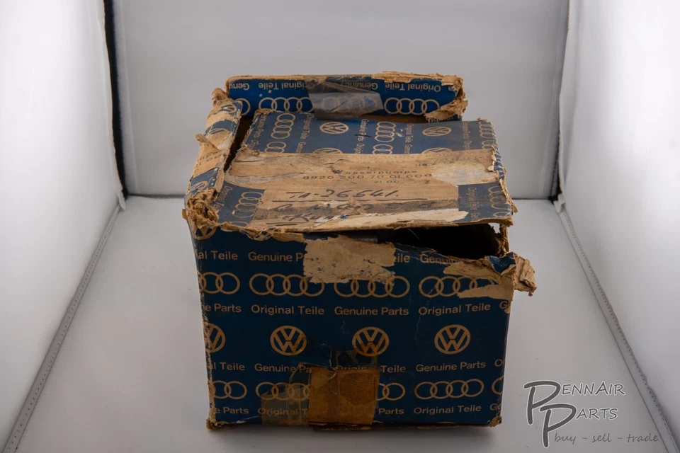 NOS OEM AUDI  Super 90 Water pump  - Image 1 of 4