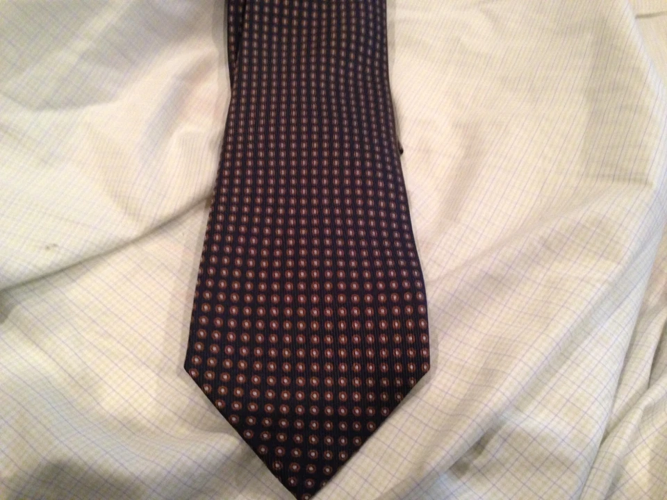  Corbata de seda CESARE ATTOLINI lunares hecha a mano en Italia Foto 1 de 3