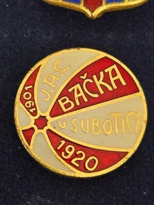 FK BACKA 1920➔ Fussball ➔ Pin / Anstecknadel *aus Sammlung* 16976 - Picture 1 of 1