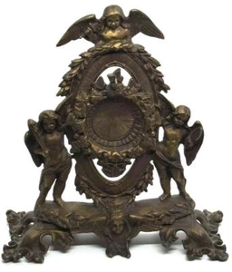 ANTIK / VINTAGE - GROSSER TASCHENUHRENHALTER / DISPLAY - CHERUB ENGELS PUTTI - Bild 1 von 1