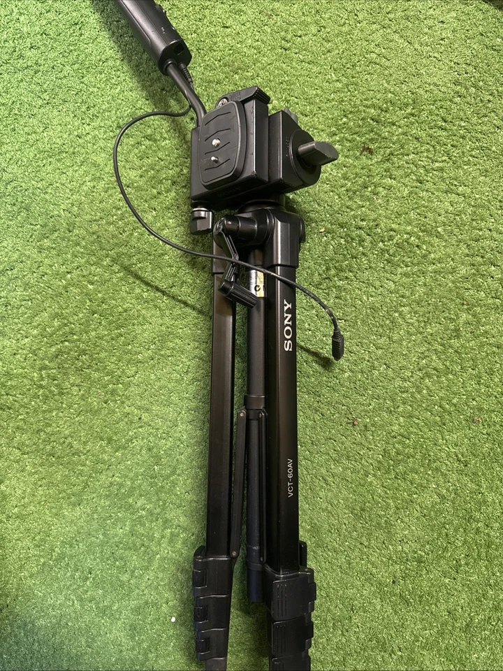 Trípode de control remoto Sony VCT-60AV CON ESTUCHE para Handycam - Negro - Foto 1 de 4