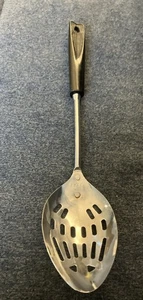 "Cuchara para servir ranurada Ekco de colección mango negro hecha en EE. UU. utensilio de cocina de 12"" de largo" - Imagen 1 de 4