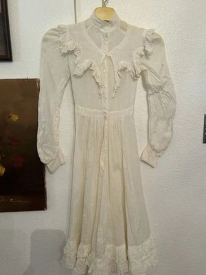 Vestido antiguo eduardiano o victoriano para niños Foto 1 de 4