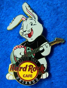 ORLANDO EASTER EGG GUITAR BUNNY RABBIT 2011 BLACK T-SHIRT Hard Rock Cafe PIN LE - Picture 1 of 1