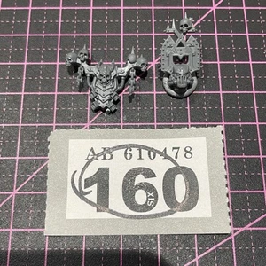 World Eaters Lord on Juggernaut Head/Helmet/Backpack Warhammer 40k Spare Bits - Picture 1 of 1
