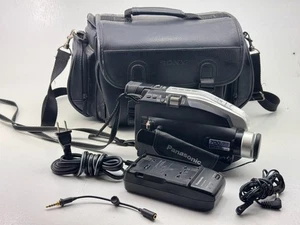 Vintage Panasonic PV-L354D VHS-C Palm Corder Camcorder Bundle Battery Charger - Picture 1 of 16