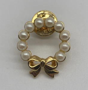 Vintage Gold Tone Faux Pearl Wreath Brooch Pin - Picture 1 of 4