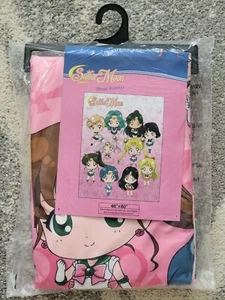 Sailor Moon Chibi Figur Überwurf Decke 46"x60" - Bild 1 von 3