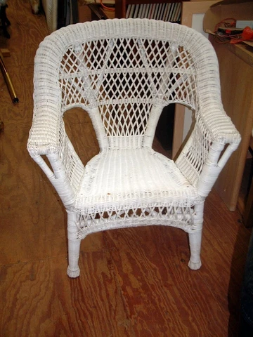 Vintage Vinyl Wicker Chair 34 X 30 X 26, NICE Cover