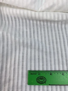 Vintage Shirting gestreift weiß gewebter Baumwollstoff 5,75 Yard x 43" W Neu aus altem Lagerbestand - Bild 1 von 9