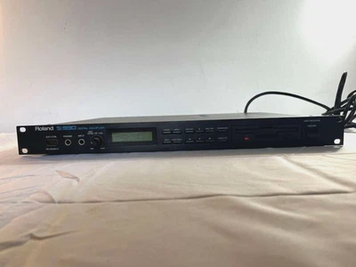 Roland S-330 Digital Sampler Rack Unit - Vintage 12-Bit Sampler - No Discs Works - Image 1 of 4