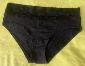 New Women Victoria's Secret Underwear Solid Black Size M NWT - Picture 1 of 4