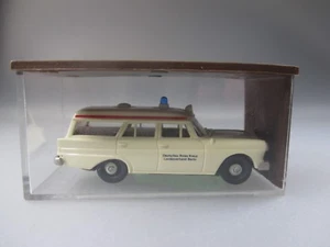 Brekina: Mercedes Benz 220 Krankenwagen DRK Landesverband Berlin (GK78) - Picture 1 of 1