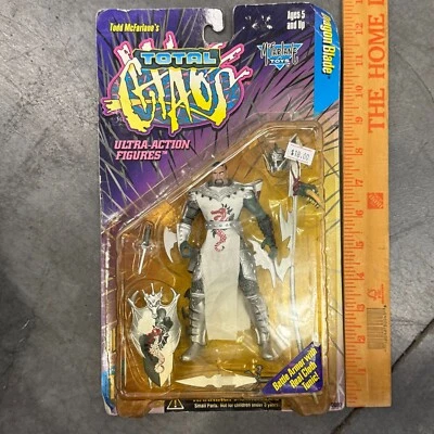 Figura de acción McFarlane's Toys 1996 Total Chaos Dragon Blade 6" con armadura de batalla Foto 1 de 3