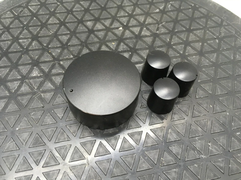 Onkyo TX-SV434 volumen maestro, graves, agudos, perillas de equilibrio Foto 1 de 2