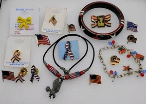 Vintage patriotisch USA 4. Juli Schmuckset Pin Armreif Armband Band Avon Flagge - Bild 1 von 5