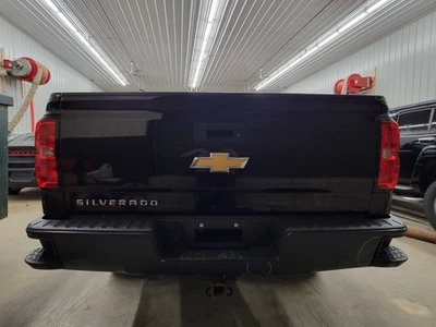 CUBIERTA PARACHOQUES TRASERO CHEVY SILVERADO 1500 14-19 NEGRO 8555 Foto 1 de 4