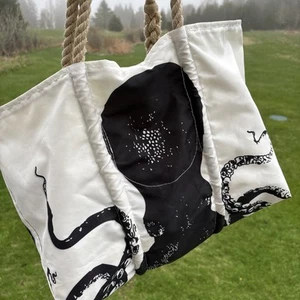 Borsa Mare Maine Tote 17x15" Grande Polpo Kraken Bianco e Nero - Foto 1 di 19