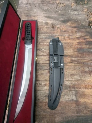 Rare Discontinued CRKT Hisshou 2910 Knife Sword Original Sheath & Display Case - Image 1 of 4