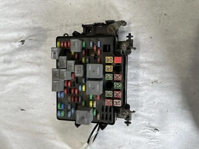 Motor de caja de fusibles compatible con 03-07 HUMMER H2 1926398 Foto 1 de 4