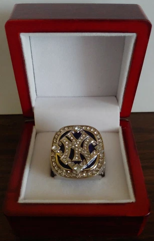 Derek Jeter - 2009 New York Yankees World Series Ring With Wooden Display Box Cover