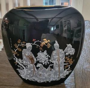 Vintage Japan Porcelain Cobalt Black Japan Pattern Small Flat Vase 8.5” - Picture 1 of 3