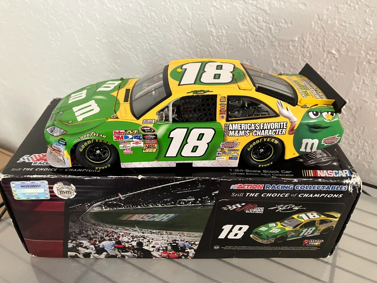 NASCAR 1/24 2017 #18 カイル・ブッシュ 直筆サイン入り Kyle Busch