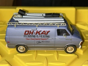 Greenlight Hollywood Home Alone 1986 Dodge Ram Van 1:43 Scale RARE Loose 1/43 - Picture 1 of 6