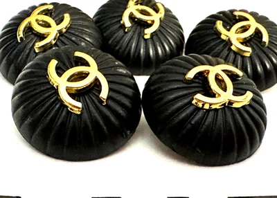5 COCO MARK CHANEL BUTTONS Ribbed/ Pleated Metal Black & Gold - Image 1 of 4