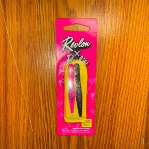 Revlon Tweezer Set 1 Slant & 1 Point With Holder Barbie Limited Edition New - Picture 1 of 2