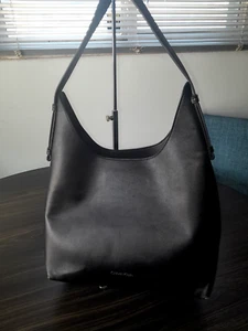 CALVIN KLEIN BLACK FAUX LEATHER SHOULDER BAG - Picture 1 of 6