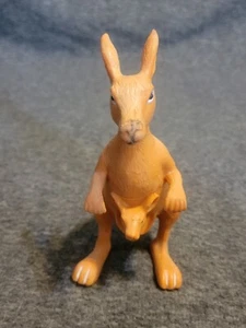 4" Kangaroo with Baby in Pouch Plastic Toy Cake Topper - Picture 1 of 12