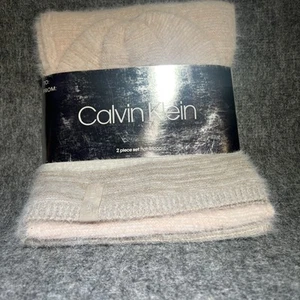 Calvin Klein Women's Pink Color Block Fuzzy Knit Neck Scarf Pink White Brown-NEW - Picture 1 of 6