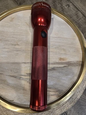 Linterna Mag-Lite roja 2 celdas D resistente probada y funcionando Foto 1 de 4